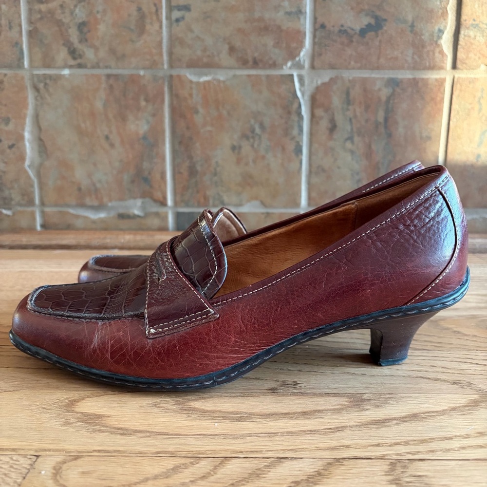 Sofft Burgundy Leather Kitten Heel Loafers
